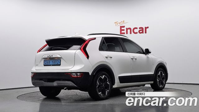 Kia Niro 2023 — photo 2