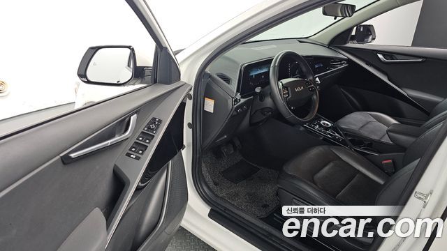 Kia Niro 2023 — photo 13