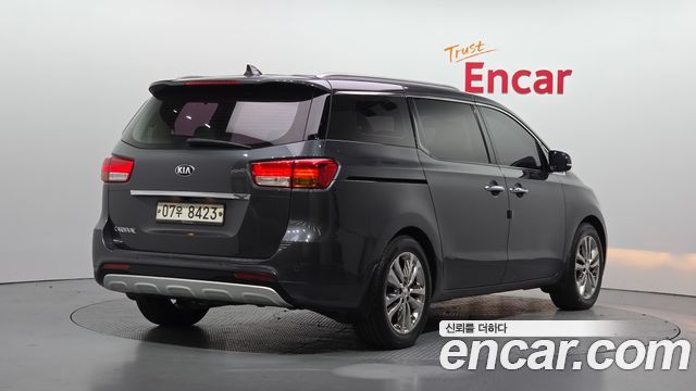 Kia Canival 2018 — photo 2