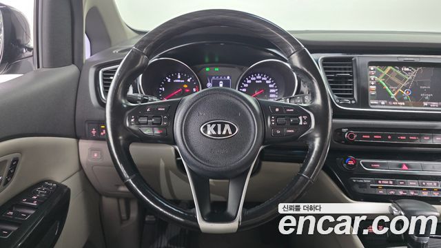 Kia Canival 2018 — photo 13
