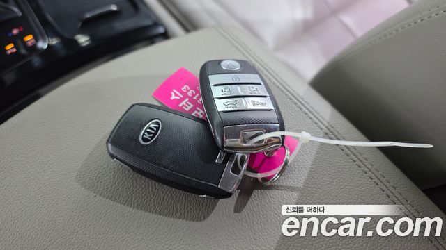 Kia Canival 2018 — photo 15