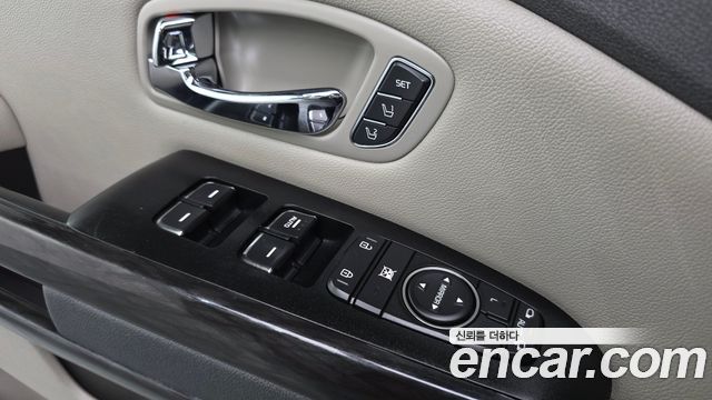 Kia Canival 2018 — photo 19