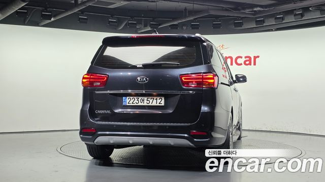Kia Canival 2019 — photo 4