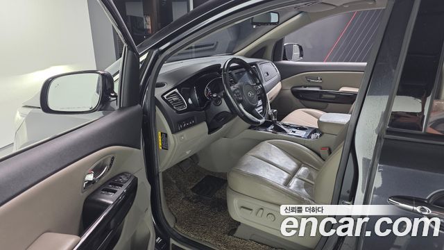 Kia Canival 2019 — photo 10
