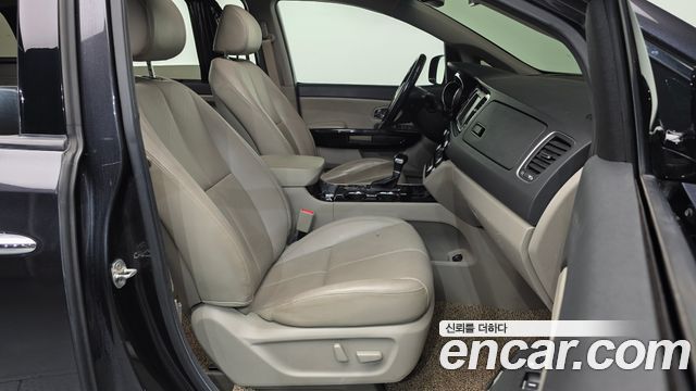 Kia Canival 2019 — photo 11