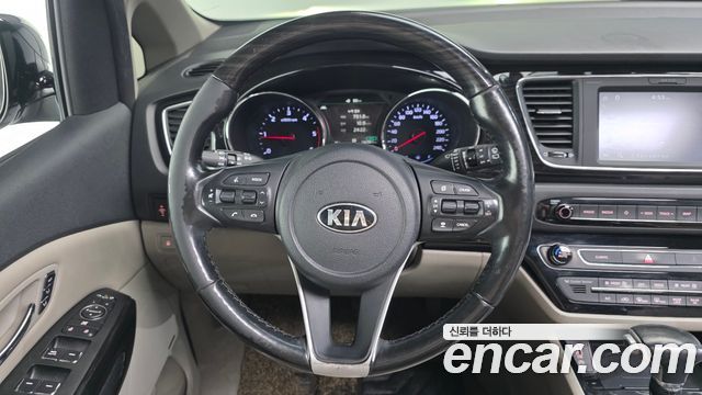 Kia Canival 2019 — photo 13
