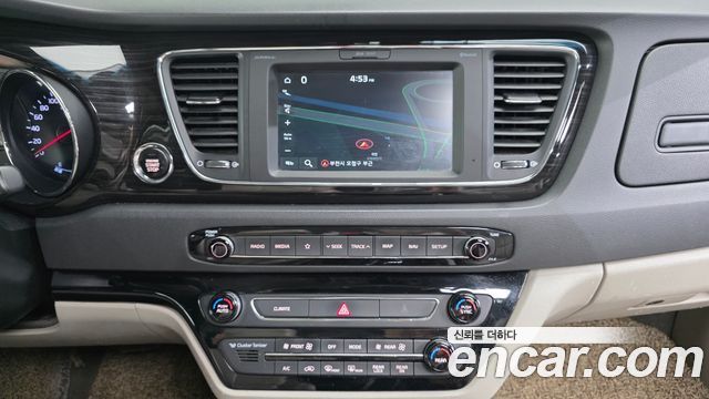 Kia Canival 2019 — photo 14