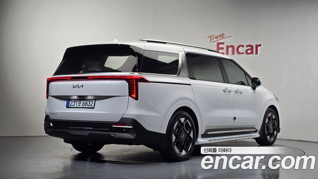 Kia Canival 2025 — photo 2