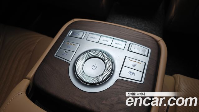 Genesis G80 2021 — photo 24