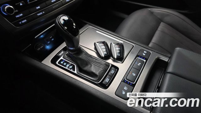 Hyundai Genesis 2016 — photo 9