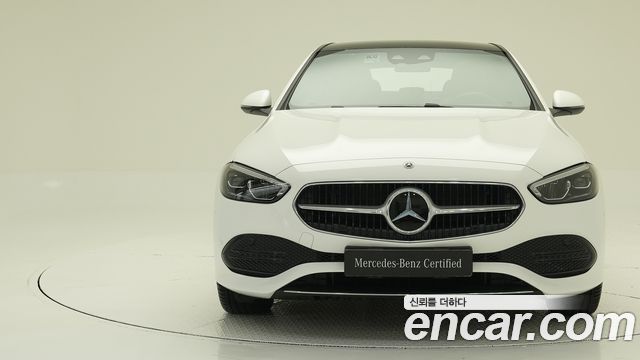 Mercedes-Benz C-Class 2026 — photo 3