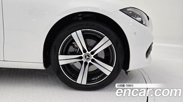 Mercedes-Benz C-Class 2026 — photo 5