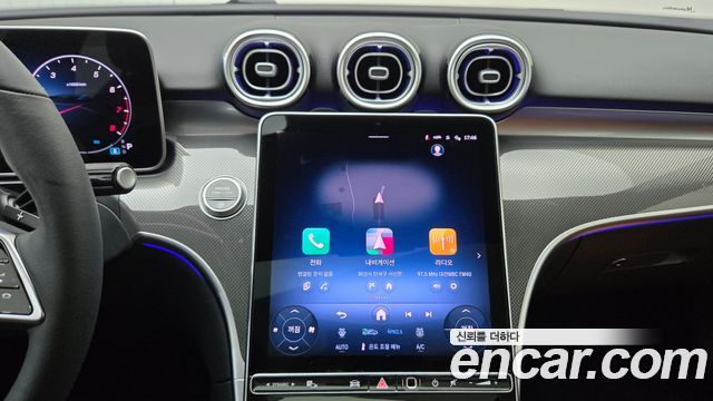 Mercedes-Benz C-Class 2026 — photo 16