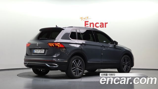 Volkswagen Tiguan 2024 — photo 2