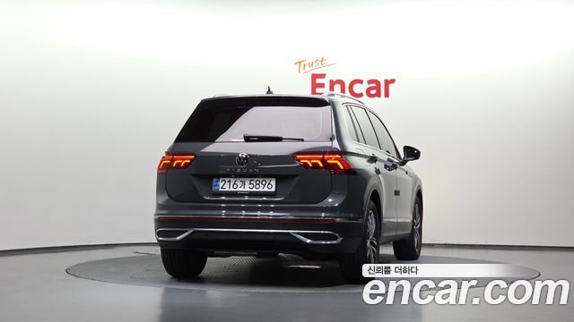 Volkswagen Tiguan 2024 — photo 4