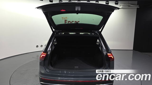 Volkswagen Tiguan 2024 — photo 26