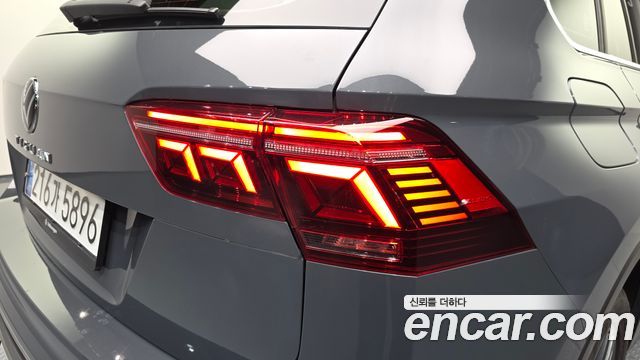 Volkswagen Tiguan 2024 — photo 9