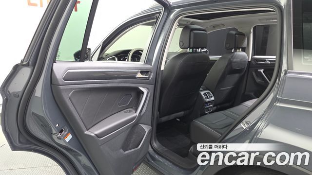 Volkswagen Tiguan 2024 — photo 16