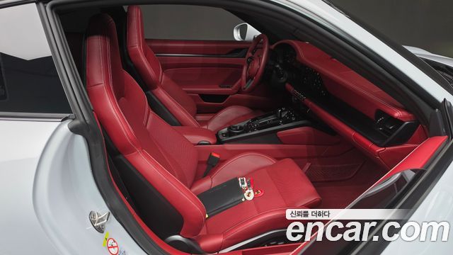 Porsche 911 2025 — photo 10