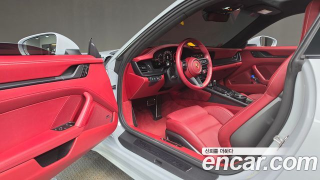 Porsche 911 2025 — photo 11