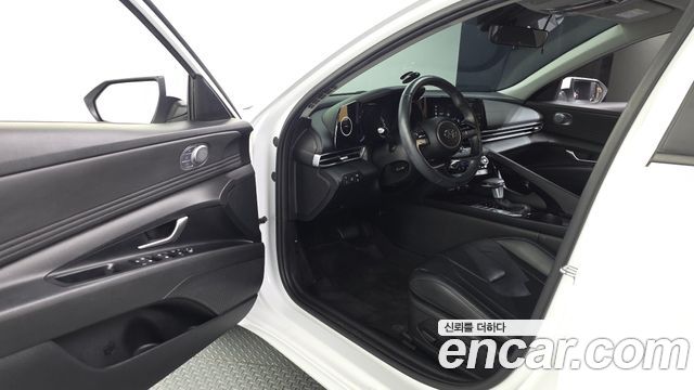 Hyundai AVANTE 2022 — photo 13