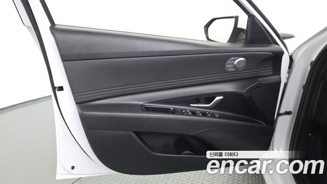 Hyundai AVANTE 2022 — photo 14