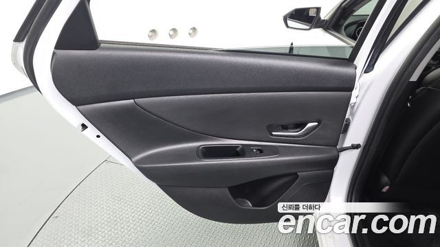 Hyundai AVANTE 2022 — photo 15