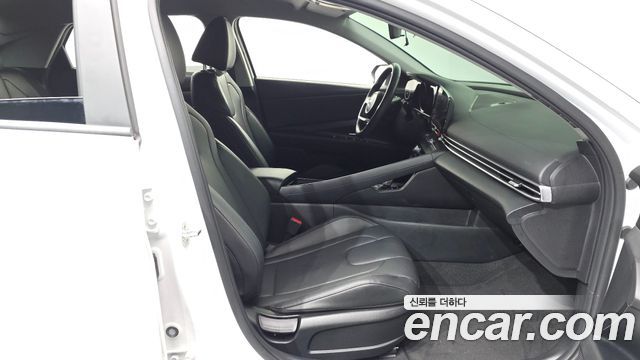 Hyundai AVANTE 2022 — photo 16