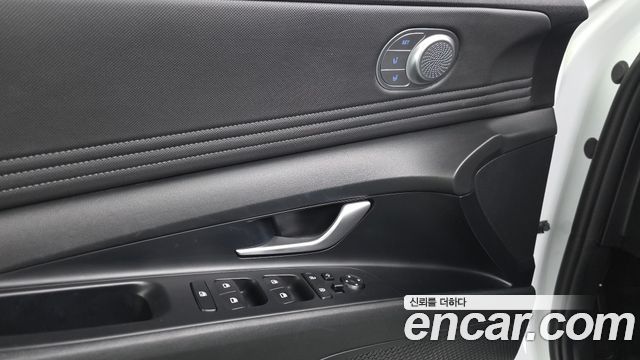 Hyundai AVANTE 2022 — photo 31