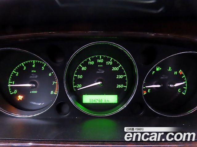 Jaguar XJ 2006 — photo 16