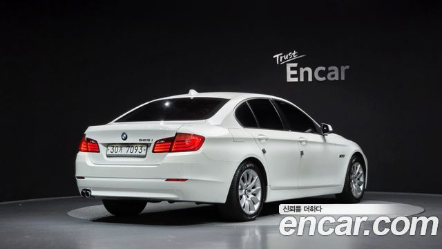 BMW 5-Series 2012 — photo 2