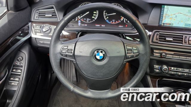 BMW 5-Series 2012 — photo 13