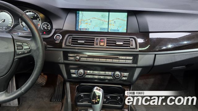 BMW 5-Series 2012 — photo 14