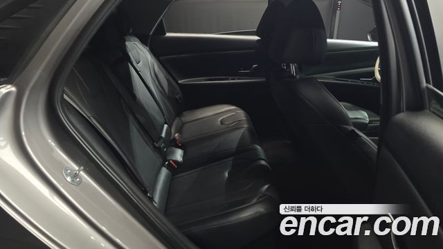 Hyundai AVANTE 2021 — photo 17