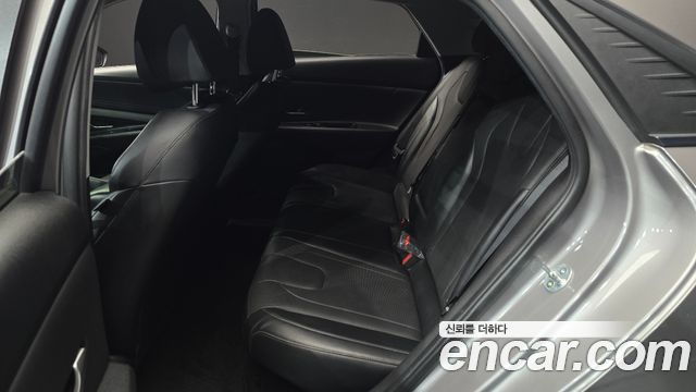 Hyundai AVANTE 2021 — photo 18