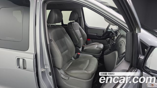 Hyundai Starex 2019 — photo 12