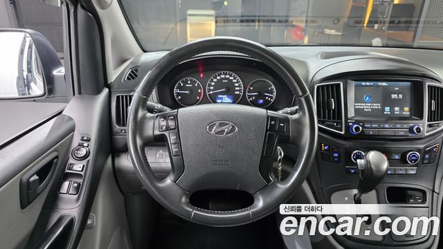 Hyundai Starex 2019 — photo 13
