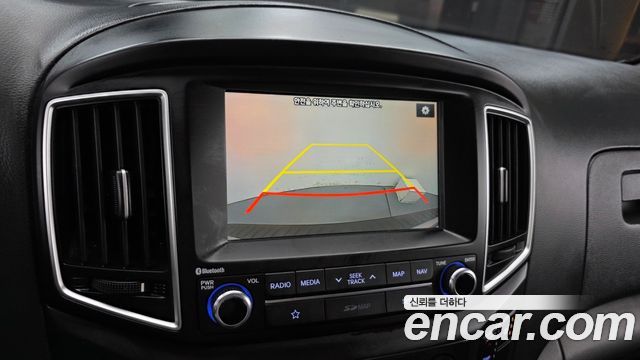 Hyundai Starex 2019 — photo 16