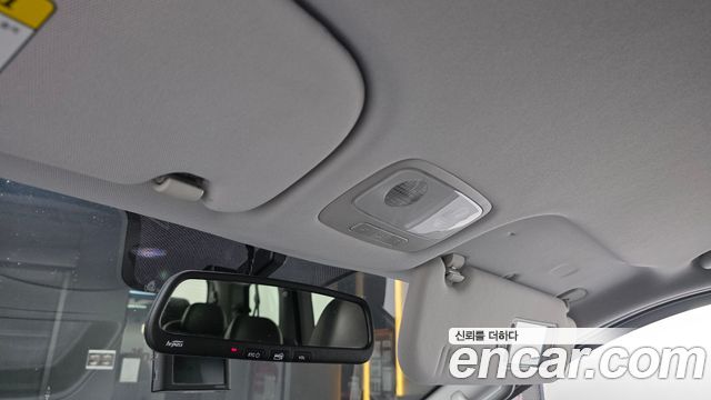 Hyundai Starex 2019 — photo 17