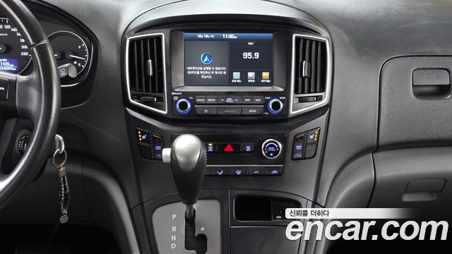 Hyundai Starex 2019 — photo 18