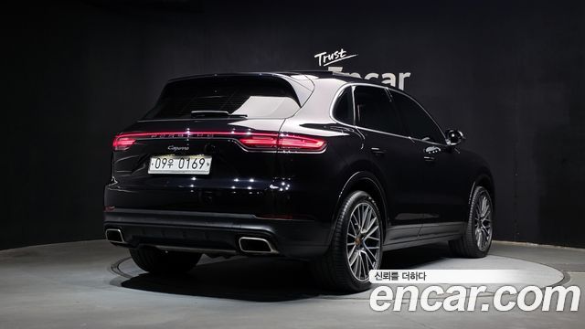 Porsche Cayenne 2019 — photo 2