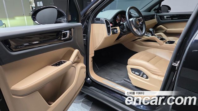 Porsche Cayenne 2019 — photo 13