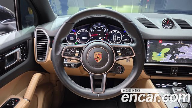 Porsche Cayenne 2019 — photo 19