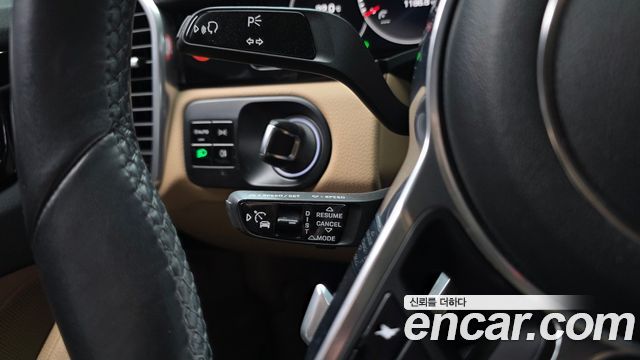 Porsche Cayenne 2019 — photo 26