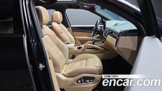 Porsche Cayenne 2019 — photo 16