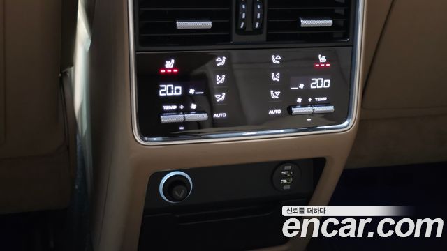 Porsche Cayenne 2019 — photo 29
