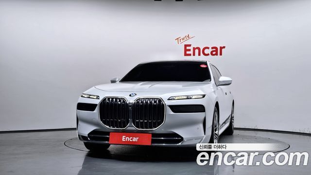 BMW 7-Series 2023 — photo 3