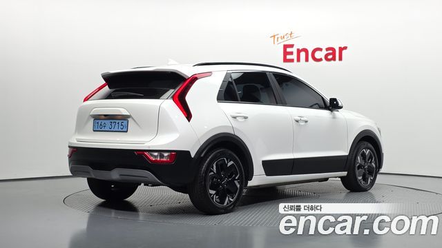 Kia Niro 2023 — photo 2