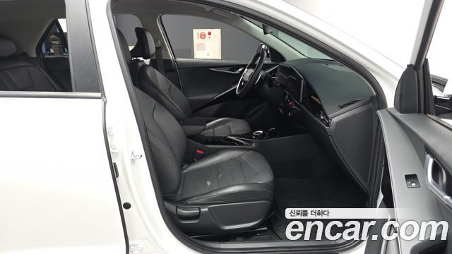 Kia Niro 2023 — photo 17