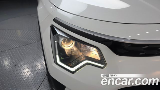 Kia Niro 2023 — photo 8